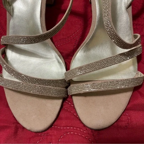 Naturalizer Women's Vanessa Dress Sandal Creme Brulee with Rhinestones - Picture 6 of 11